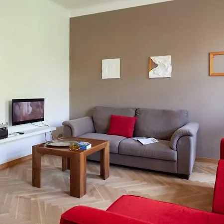 Casacuadra San Giusto アパート *